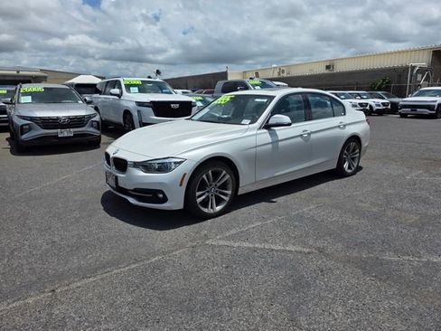 Used 2017 BMW 330i Sedan RWD image 3