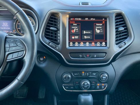 Used 2021 Jeep Cherokee Trailhawk w/ Comfort/Convenience Group image 40