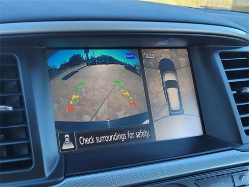 Used 2019 Nissan Pathfinder SL image 25