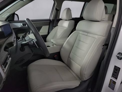 Used 2024 Hyundai Santa Fe Calligraphy AWD/4WD image 15