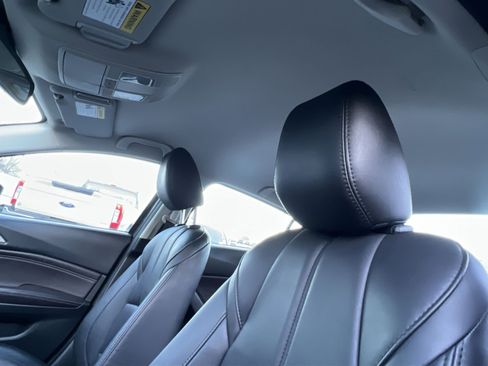 Used 2018 MAZDA MAZDA3 Touring image 22