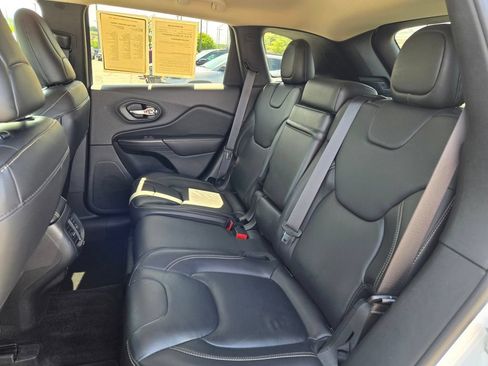 Used 2017 Jeep Cherokee Limited AWD/4WD image 28
