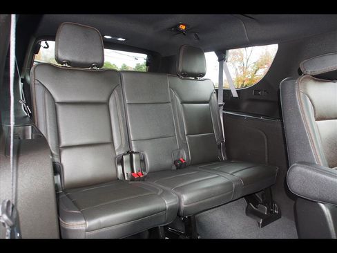 Used 2021 Chevrolet Suburban High Country image 18