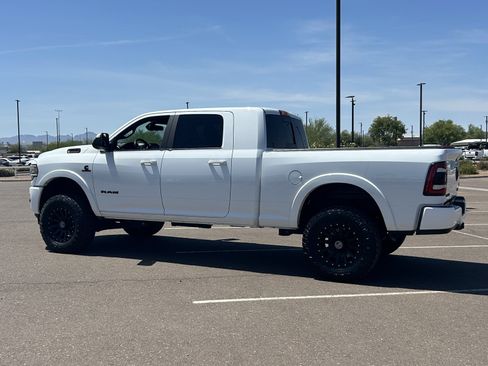 Used 2022 RAM 2500 Laramie AWD/4WD image 3