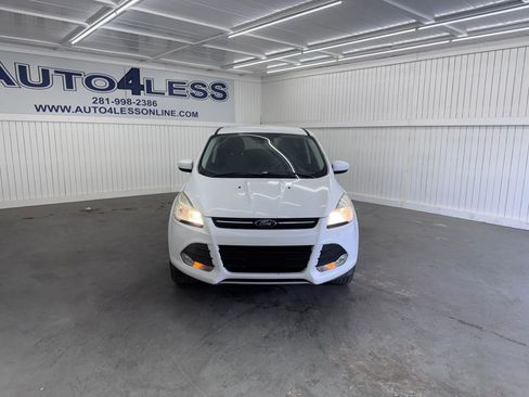 Used 2014 Ford Escape SE image 2