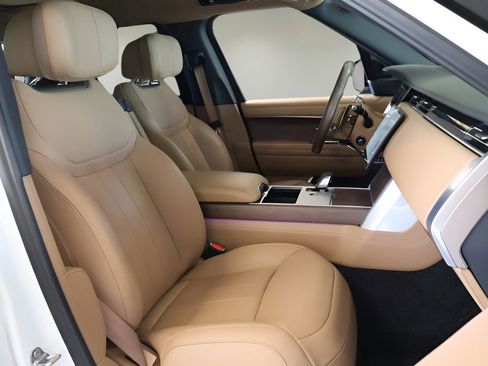 Used 2024 Land Rover Range Rover Autobiography image 19