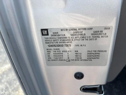 Used 2009 Chevrolet Traverse LT FWD image 18