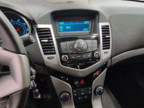 Used 2014 Chevrolet Cruze LT image 28