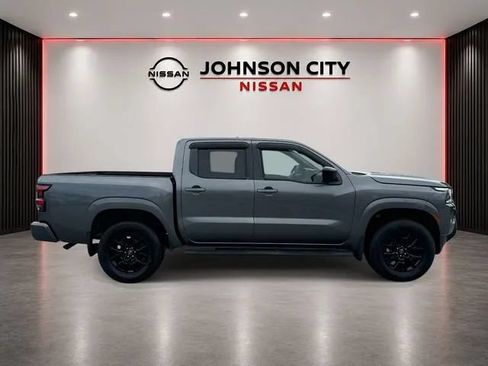 Used 2023 Nissan Frontier SV w/ Midnight Edition Package AWD/4WD image 3