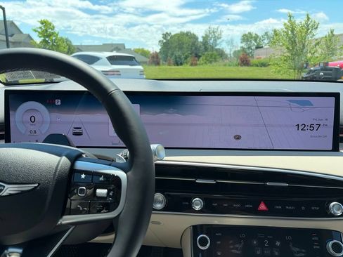 New 2026 Genesis GV70 2.5T Select AWD/4WD image 18