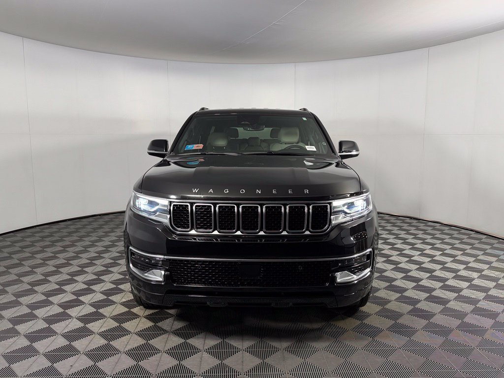 Used 2025 Jeep Wagoneer 4WD image 2