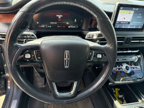 Used 2021 Lincoln Corsair Reserve w/ Equipment Group 201A FWD image 12