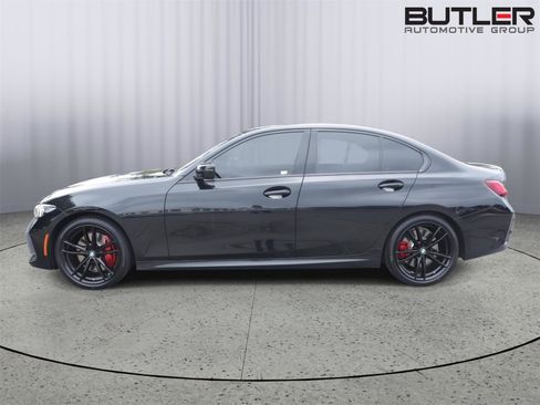 Used 2024 BMW 330i Sedan w/ M Sport Package RWD image 3
