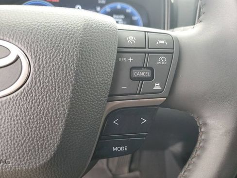Used 2025 Toyota Camry XLE FWD image 24