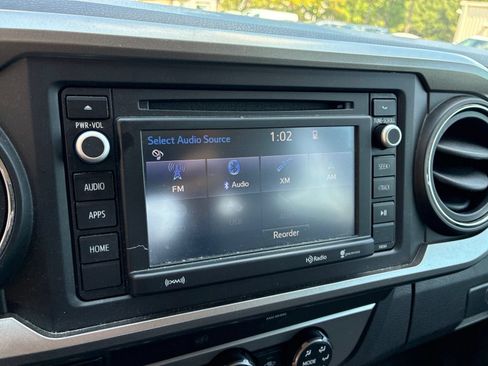 Used 2019 Toyota Tacoma SR5 RWD image 19