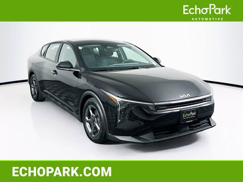 Used 2025 Kia K4 LXS FWD image 1