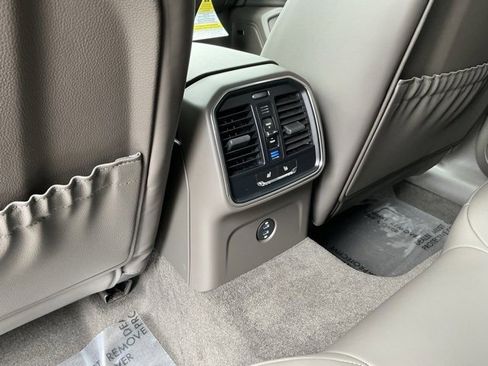 New 2025 Porsche Macan image 19