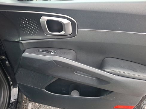 Used 2024 Kia Sorento S image 10