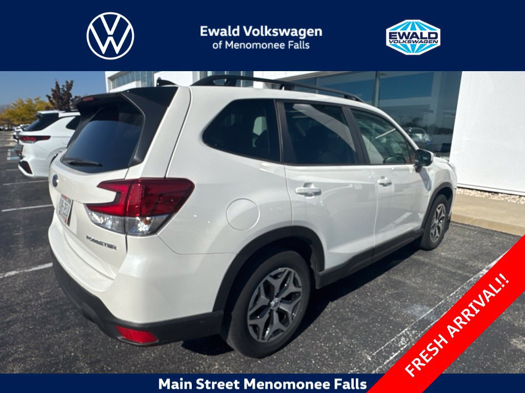Used 2024 Subaru Forester Premium AWD/4WD image 5
