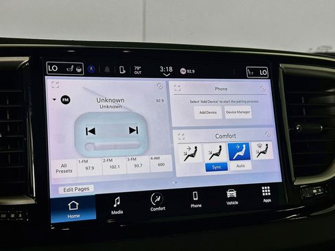 Used 2024 Chrysler Pacifica Touring-L FWD image 21