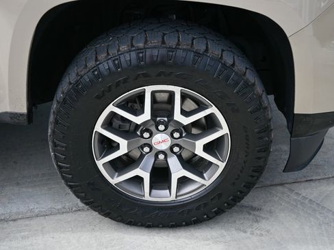 Used 2022 GMC Canyon AT4 image 35