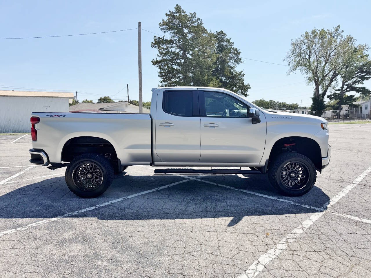 Used 2020 Chevrolet Silverado 1500 LT w/ Trailering Package AWD/4WD image 4