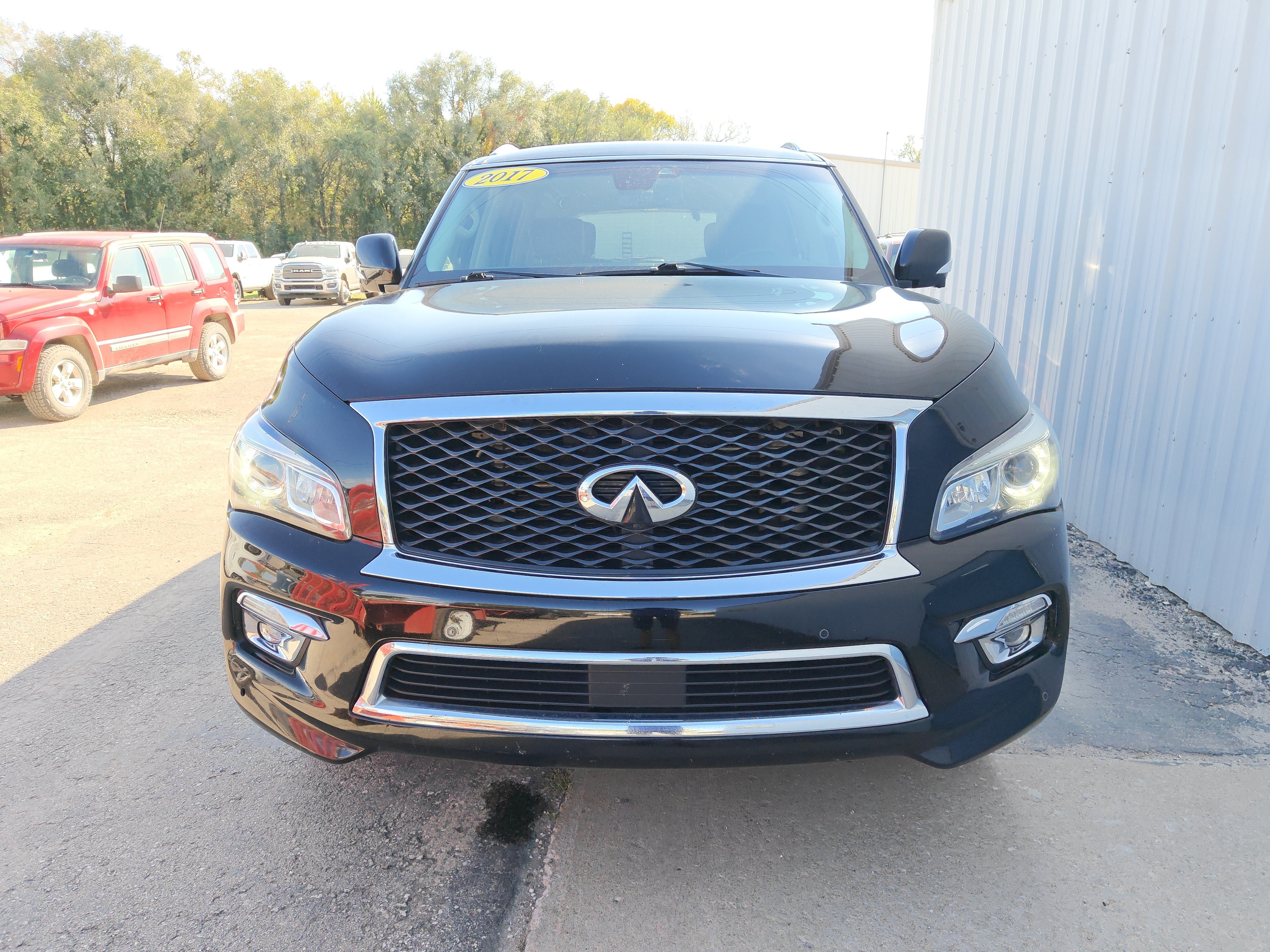 Used 2017 INFINITI QX80 4WD w/ Driver Assistance Package image 7