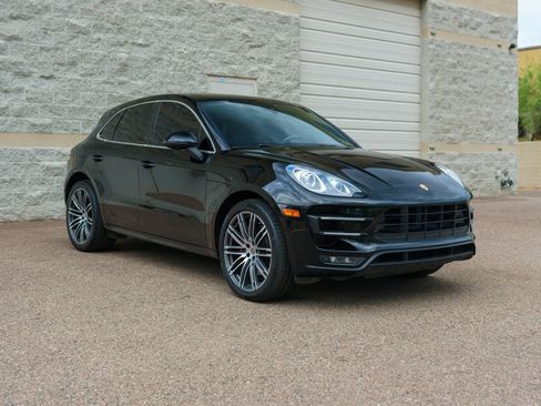 Used 2015 Porsche Macan Turbo AWD/4WD image 9
