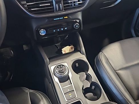 Used 2025 Ford Escape Platinum AWD/4WD image 32