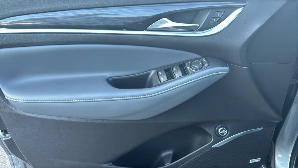 Used 2021 Buick Enclave Essence w/ Sound and Sites Package FWD image 6