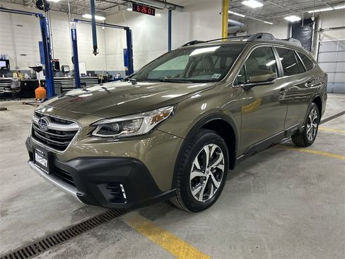 Certified 2021 Subaru Outback Limited image 4