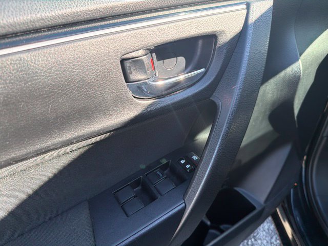 Used 2018 Toyota Corolla LE FWD image 10