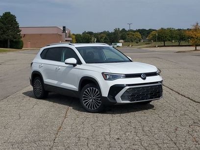 New 2025 Volkswagen Taos SE
