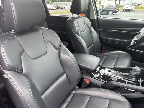 Used 2025 Kia Telluride S FWD image 40