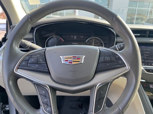 Used 2020 Cadillac XT5 Premium Luxury image 9