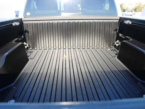 Used 2020 Toyota Tacoma TRD Off-Road image 17