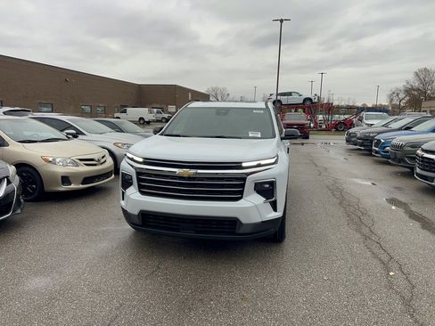 New 2026 Chevrolet Traverse LT w/ Sun and Wheel Package image 2