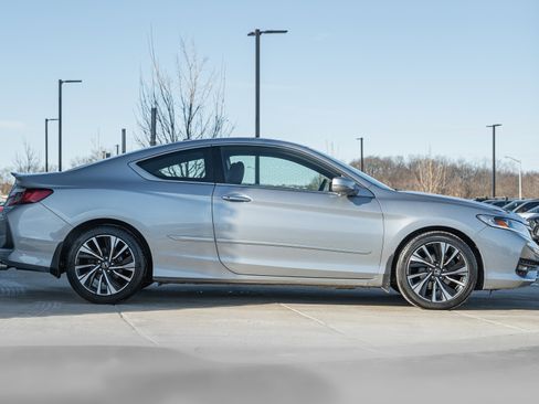 Used 2017 Honda Accord EX-L image 3