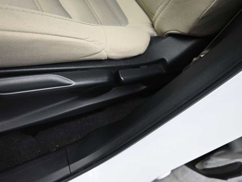 Used 2021 Honda CR-V LX image 19