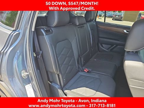 Used 2025 Volkswagen Atlas SE FWD image 33