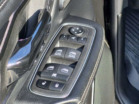 Used 2022 RAM 1500 Laramie AWD/4WD image 11