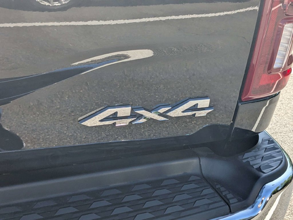 Used 2025 RAM 3500 Limited AWD/4WD image 6