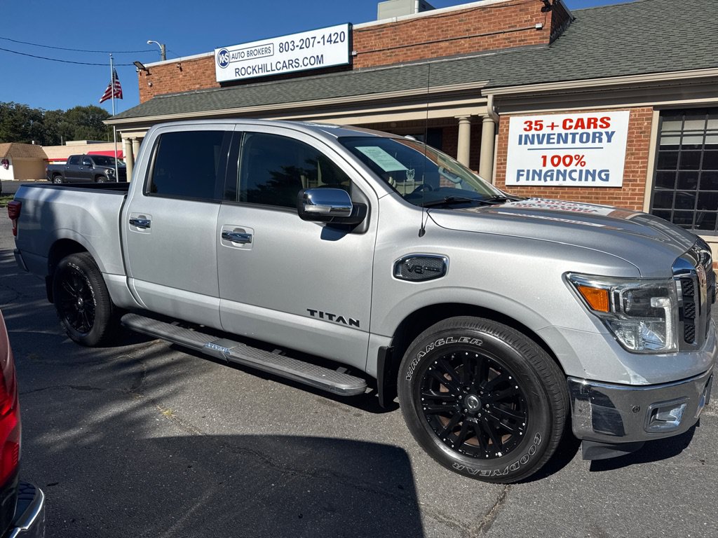 Used 2017 Nissan Titan SL RWD image 4