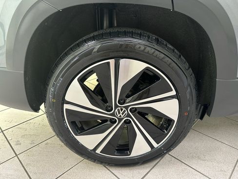 Used 2024 Volkswagen Taos SE AWD/4WD image 14