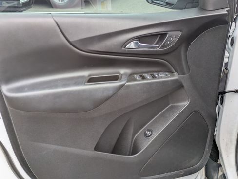 Used 2021 Chevrolet Equinox LT image 11