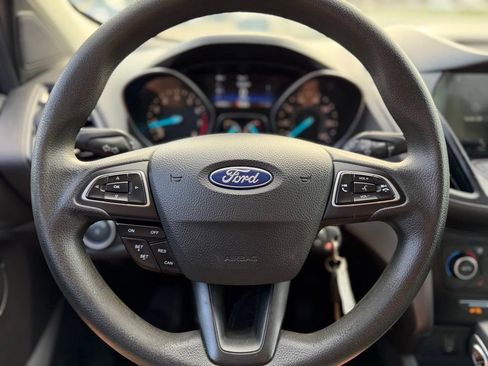 Used 2018 Ford Escape SE w/ SE Sync 3 Package AWD/4WD image 16