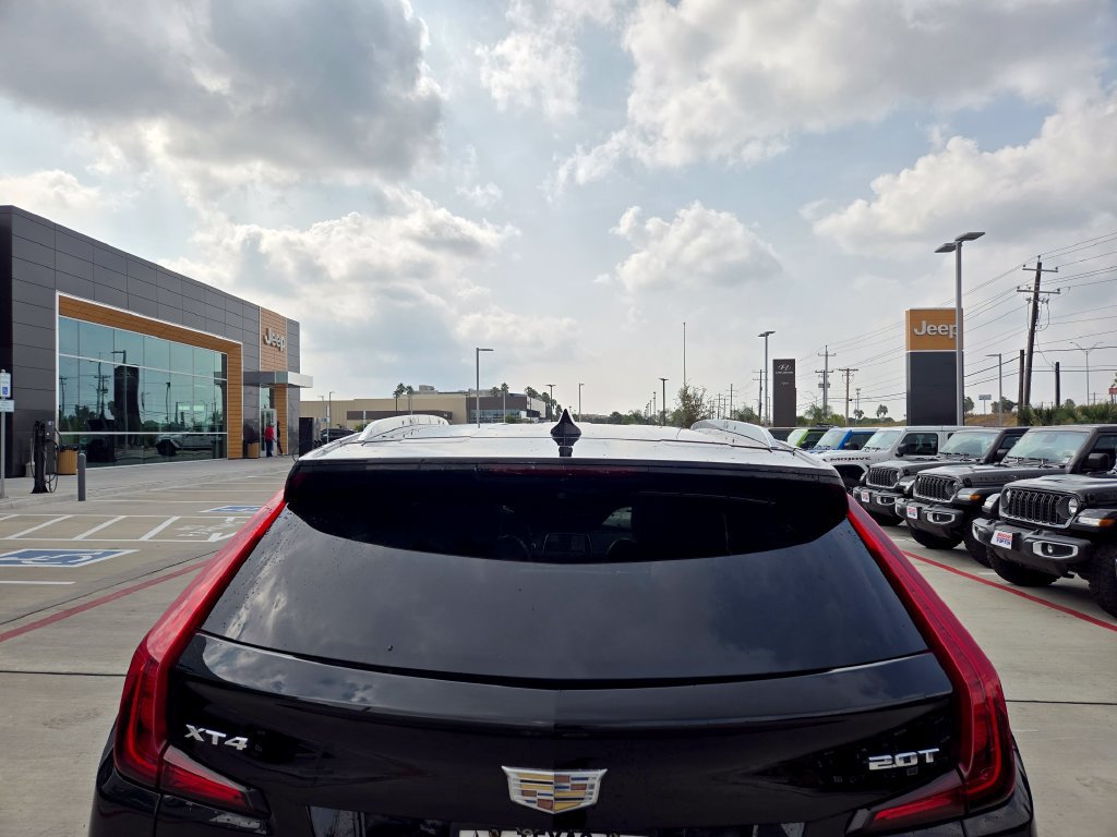 Used 2019 Cadillac XT4 Premium Luxury FWD image 4
