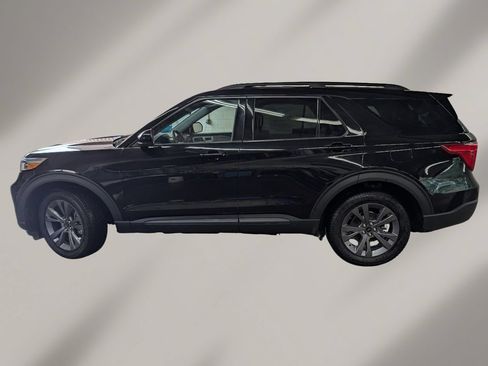 Used 2022 Ford Explorer XLT w/ Equipment Group 202A AWD/4WD image 3