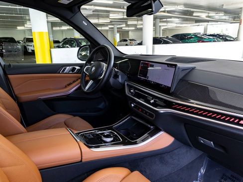 Used 2024 BMW X5 M60i image 33