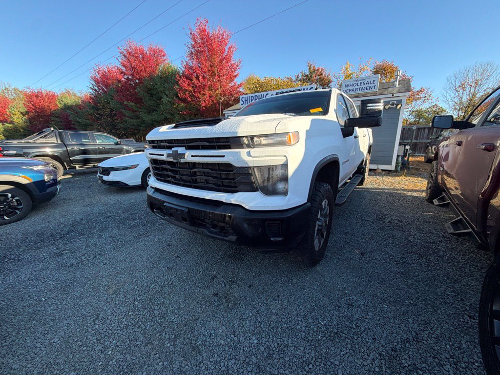 Used 2025 Chevrolet Silverado 2500 Custom w/ Custom Value Package AWD/4WD image 3